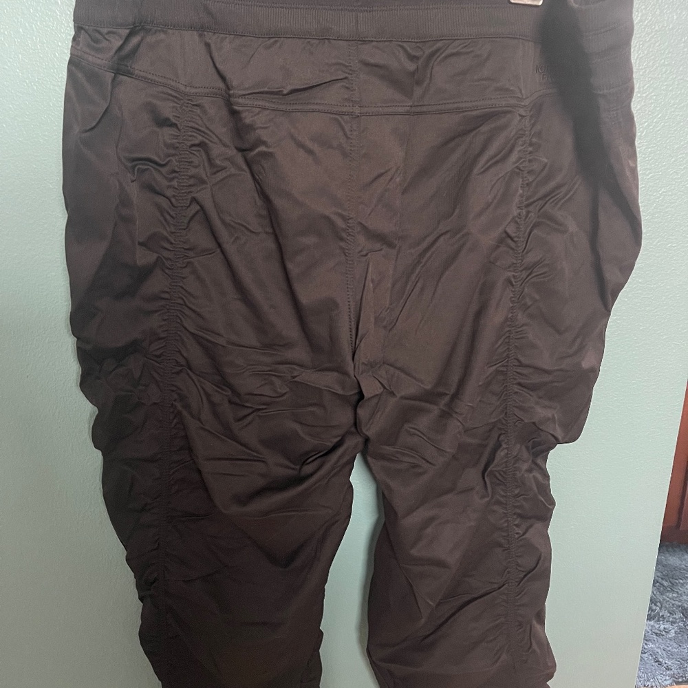 North Face Rouched Capri Pants